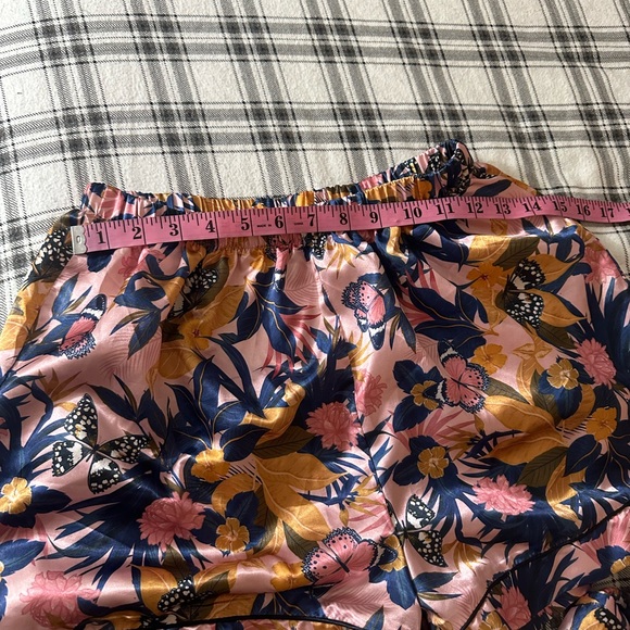 Pretty Little Things Pink Satin Butterfly Floral Shorts Button Top PJ Set NWT 6 - Picture 13 of 16
